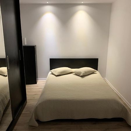 Apartment City Center Питещ Екстериор снимка